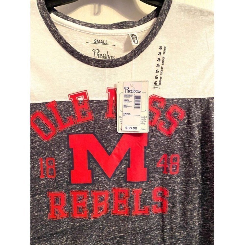 NWT Small Ole Miss Rebels T-Shirt‎
